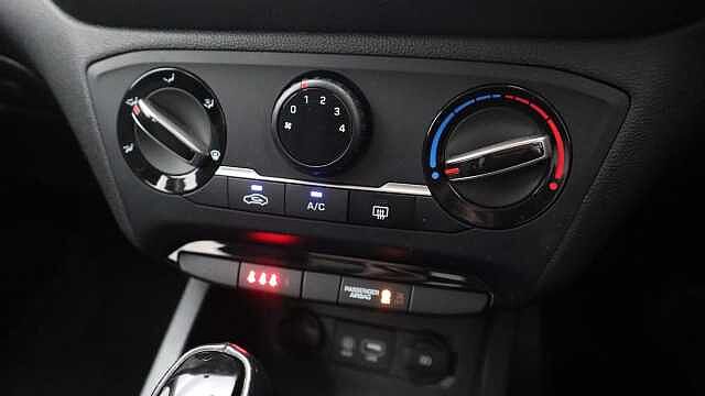 Hyundai i20 1.0 T-GDi SE Hatchback 5dr Petrol DCT Euro 6 (s/s) (100 ps)