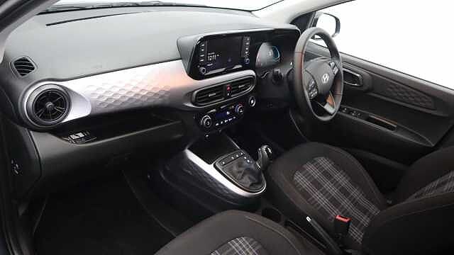 Hyundai i10 1.2 Premium Hatchback 5dr Petrol Auto Euro 6 (s/s) (79 ps)