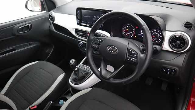 Hyundai i10 1.2 Premium Hatchback 5dr Petrol Manual Euro 6 (s/s) (84 ps)