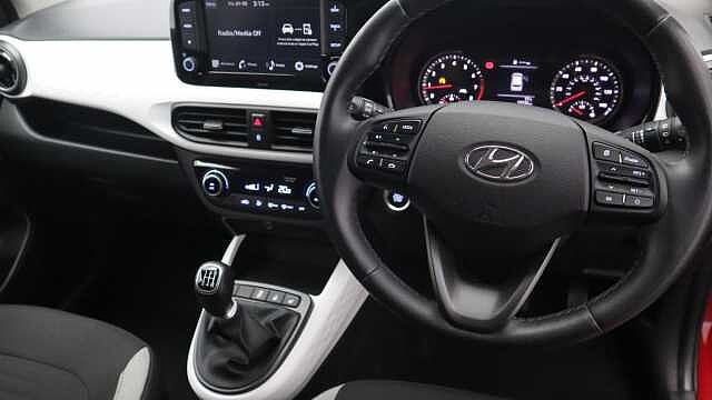 Hyundai i10 1.2 Premium Hatchback 5dr Petrol Manual Euro 6 (s/s) (84 ps)