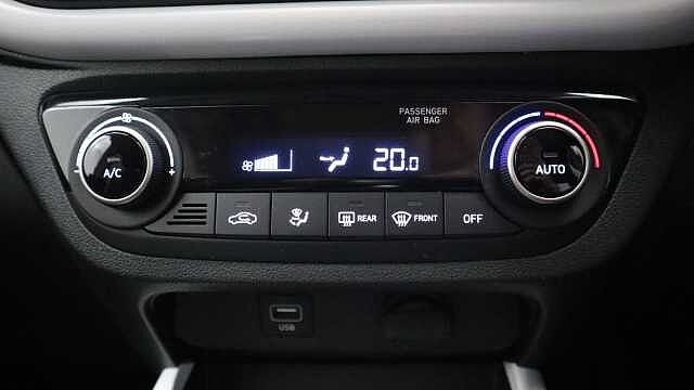Hyundai i10 1.2 Premium Hatchback 5dr Petrol Manual Euro 6 (s/s) (84 ps)
