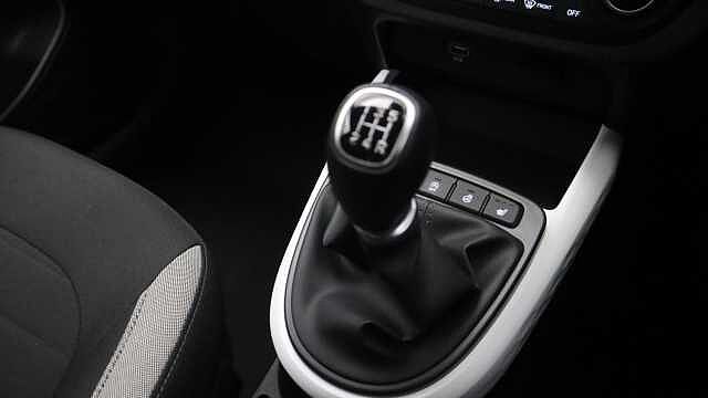 Hyundai i10 1.2 Premium Hatchback 5dr Petrol Manual Euro 6 (s/s) (84 ps)