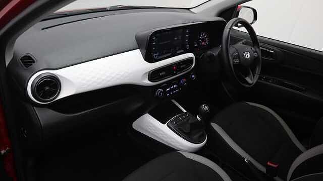 Hyundai i10 1.2 Premium Hatchback 5dr Petrol Manual Euro 6 (s/s) (84 ps)