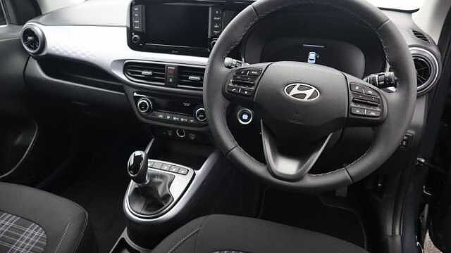 Hyundai i10 1.2 Premium Hatchback 5dr Petrol Auto Euro 6 (s/s) (79 ps)
