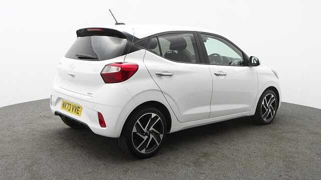 Hyundai i10 1.2 Premium Hatchback 5dr Petrol Manual Euro 6 (s/s) (84 ps)