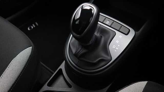 Hyundai i10 1.2 Advance Hatchback 5dr Petrol Auto Euro 6 (s/s) (79 ps)