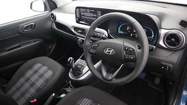 Hyundai i10 1.2 Premium Hatchback 5dr Petrol Auto Euro 6 (s/s) (79 ps)