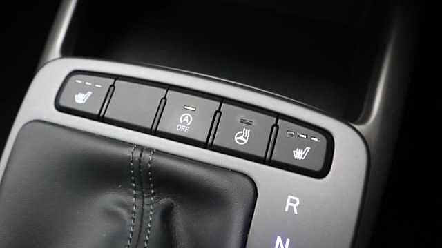 Hyundai i10 1.2 Premium Hatchback 5dr Petrol Auto Euro 6 (s/s) (84 ps)