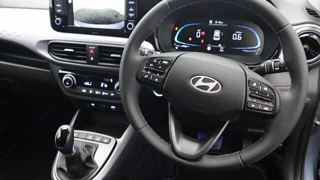 Hyundai i10 1.2 Premium Hatchback 5dr Petrol Auto Euro 6 (s/s) (79 ps)