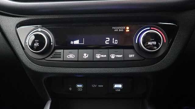 Hyundai i10 1.2 Premium Hatchback 5dr Petrol Auto Euro 6 (s/s) (79 ps)