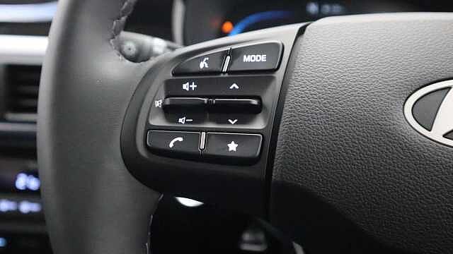 Hyundai i10 1.2 Premium Hatchback 5dr Petrol Auto Euro 6 (s/s) (79 ps)