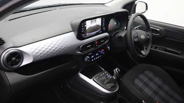 Hyundai i10 1.2 Premium Hatchback 5dr Petrol Auto Euro 6 (s/s) (79 ps)