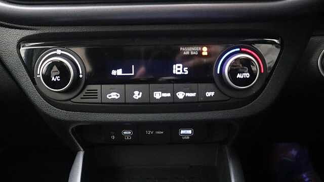 Hyundai i10 1.2 Premium Hatchback 5dr Petrol Auto Euro 6 (s/s) (79 ps)