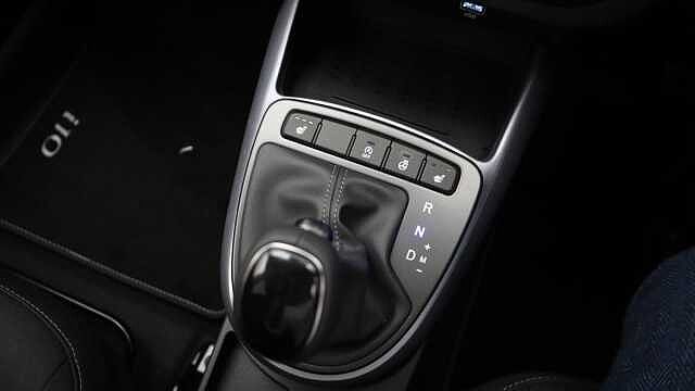 Hyundai i10 1.2 Premium Hatchback 5dr Petrol Auto Euro 6 (s/s) (79 ps)