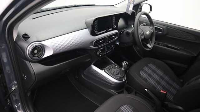 Hyundai i10 1.2 Premium Hatchback 5dr Petrol Auto Euro 6 (s/s) (79 ps)