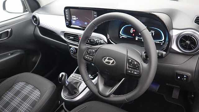Hyundai i10 1.2 Premium Hatchback 5dr Petrol Auto Euro 6 (s/s) (79 ps)