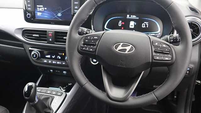 Hyundai i10 1.2 Premium Hatchback 5dr Petrol Auto Euro 6 (s/s) (79 ps)