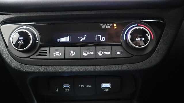 Hyundai i10 1.2 Premium Hatchback 5dr Petrol Auto Euro 6 (s/s) (79 ps)