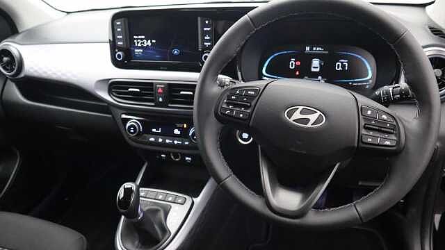 Hyundai I10 1.2 Premium Hatchback 5dr Petrol Auto Euro 6 (s/s) (79 ps) Black