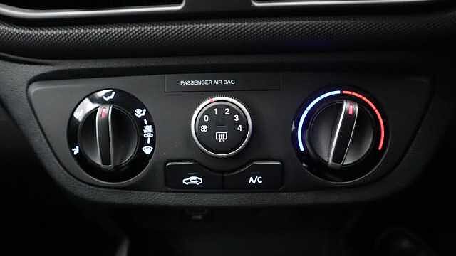 Hyundai i10 1.0 SE Connect Hatchback 5dr Petrol Manual Euro 6 (s/s) (67 ps)