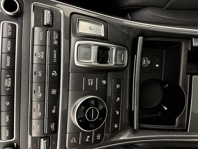 Hyundai SANTA FE 1.6 TGDi Hybrid Ultimate 5dr 4WD Auto Green