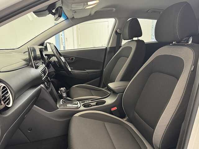 Hyundai KONA 1.6 GDi Hybrid Premium 5dr DCT White