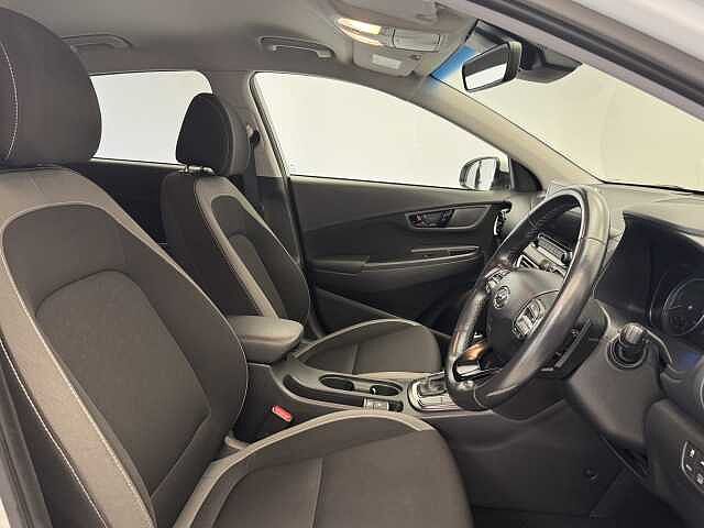 Hyundai KONA 1.6 GDi Hybrid Premium 5dr DCT White