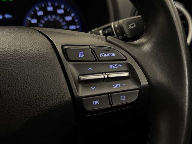 Hyundai KONA 1.6 GDi Hybrid Premium 5dr DCT White