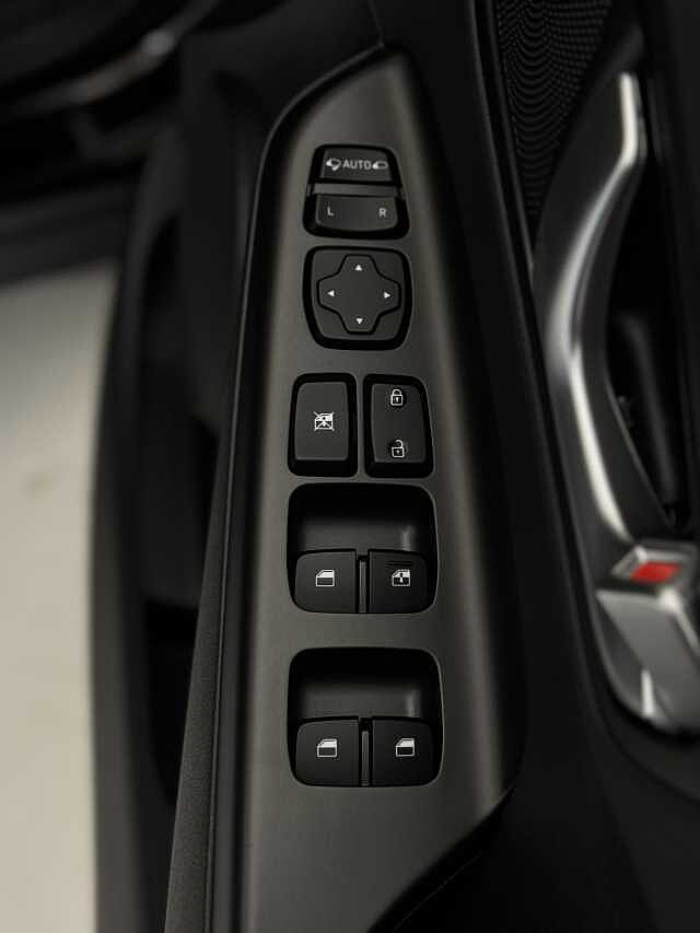 Hyundai KONA 1.6 GDi Hybrid Ultimate 5dr DCT Black