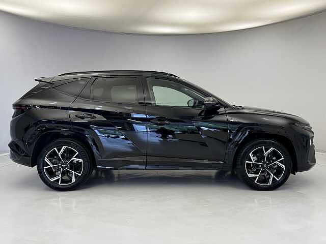 Hyundai TUCSON 1.6T Plug-in Hybrid Premium 5dr Auto Black