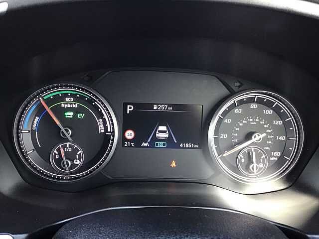 Hyundai SANTA FE 1.6 TGDi Hybrid Premium 5dr Auto White