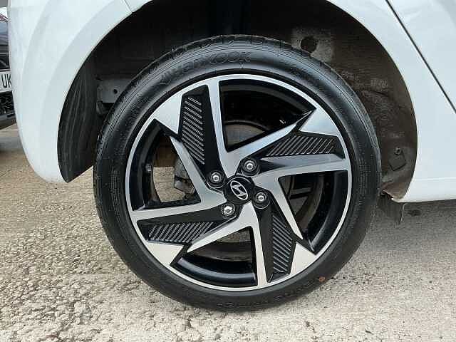 Hyundai i10 1.0 [63] Premium 5dr Auto [Nav]