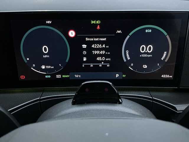 Hyundai SANTA FE 1.6 TGDi PHEV Calligraphy 5dr 4WD Auto [6 Seats] Silver