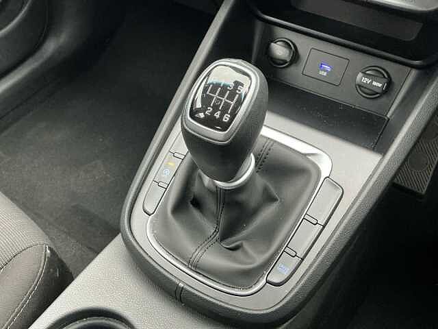 Hyundai KONA 1.0 TGDi 48V MHEV SE Connect 5dr Red