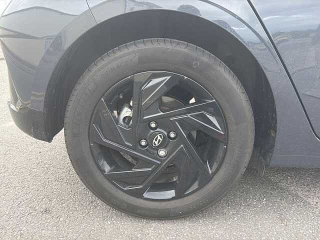 Hyundai i20 1.0T GDi 90 Black Line 5dr DCT