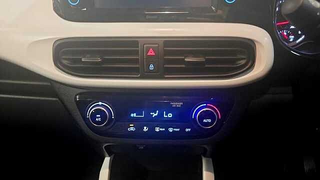 Hyundai i10 1.2 PREMIUM 5DR