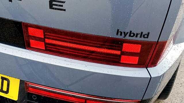 Hyundai SANTA FE 1.6h T-GDi Hybrid Calligraphy 5dr Automatic 4WD 7 Seats