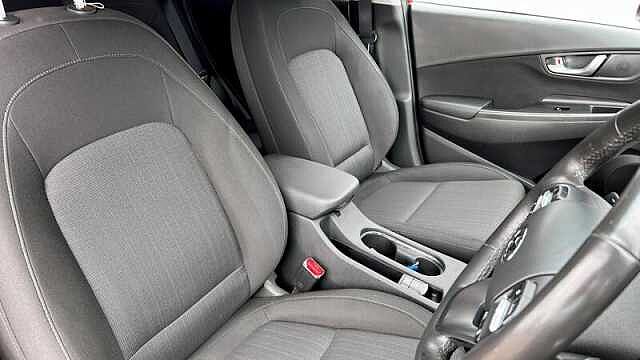 Hyundai KONA 1.6H-GDI HYBRID PREMIUM 5DR AUTOMATIC