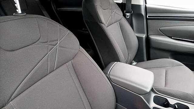 Hyundai TUCSON 1.6T-GDI SE CONNECT 5DR