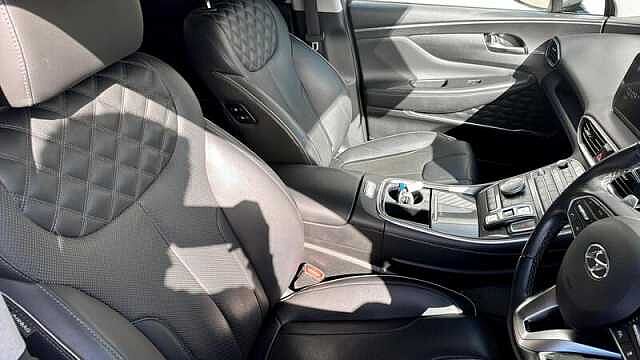 Hyundai SANTA FE 1.6H T-GDI HYBRID ULTIMATE 5DR AUTOMATIC 4WD