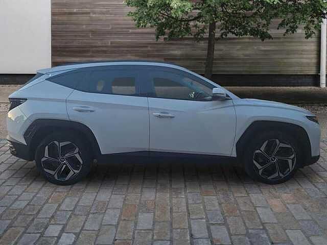 Hyundai TUCSON 1.6h T-GDi Hybrid Ultimate 5dr Automatic White