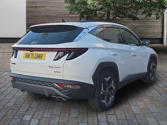 Hyundai TUCSON 1.6h T-GDi Hybrid Ultimate 5dr Automatic White