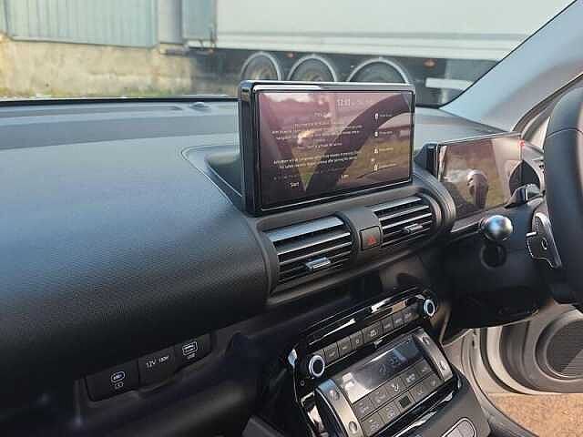 Hyundai INSTER Long Range 49kWh 02 5dr Automatic White