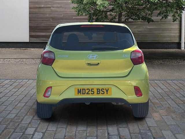Hyundai i10 1.0 Premium Hatchback 5dr Petrol Auto Euro 6 (s/s) (63 ps)