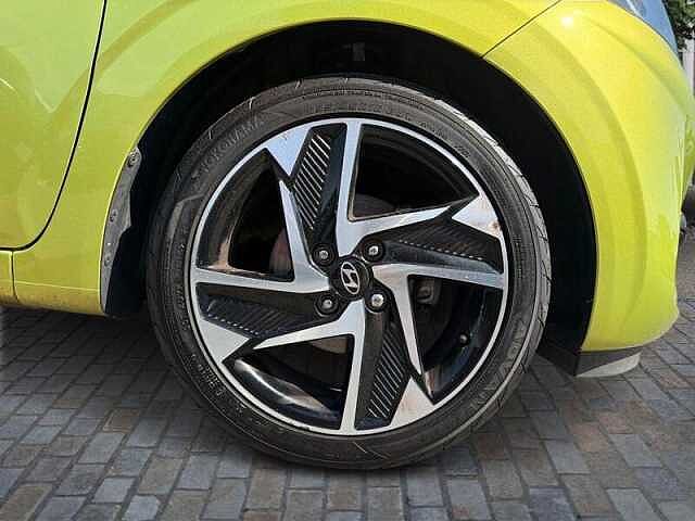 Hyundai i10 1.0 Premium Hatchback 5dr Petrol Auto Euro 6 (s/s) (63 ps)