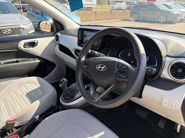 Hyundai i10 1.0 Premium Hatchback 5dr Petrol Auto Euro 6 (s/s) (63 ps)