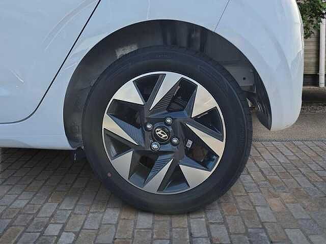 Hyundai I10 1.0 Advance 5dr Atlas White