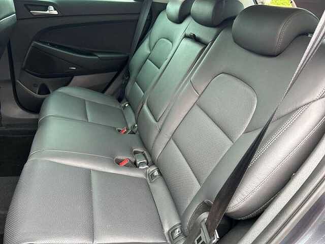 Hyundai TUCSON 1.6 CRDi MHEV Premium SE SUV 5dr Diesel Hybrid DCT Euro 6 (s/s) (136 ps)