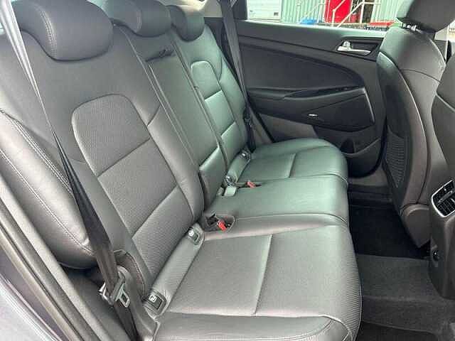 Hyundai TUCSON 1.6 CRDi MHEV Premium SE SUV 5dr Diesel Hybrid DCT Euro 6 (s/s) (136 ps)