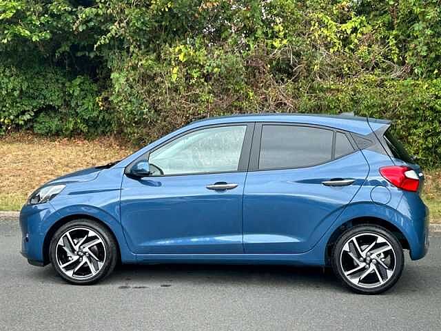 Hyundai i10 1.2 Premium Hatchback 5dr Petrol Auto Euro 6 (s/s) (79 ps)